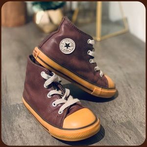 ~~ Converse Brown leather high tops Sz.9 toddler~~